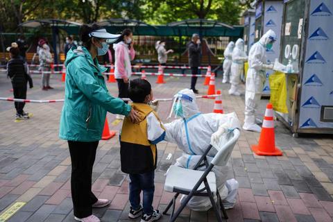 全国疫情呈下降态势，思考疫情带来的启示：躺平代价大且防控不能松懈