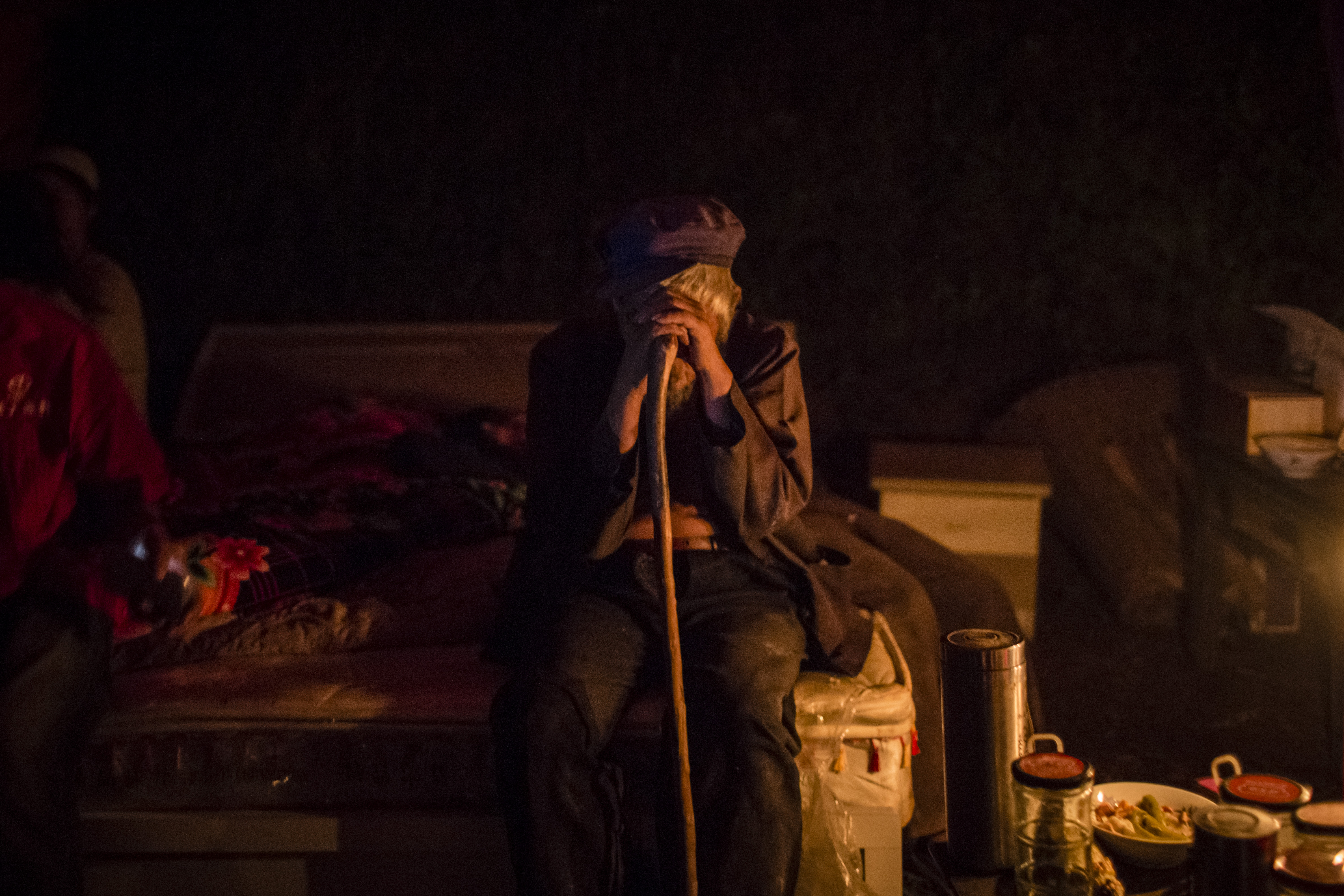 疫情下独居老人及医护人员面临的问题与应对方法